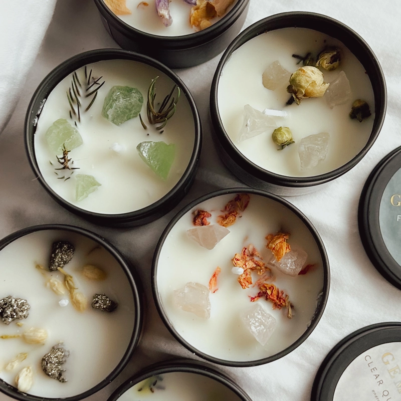 candele naturali con cristalli